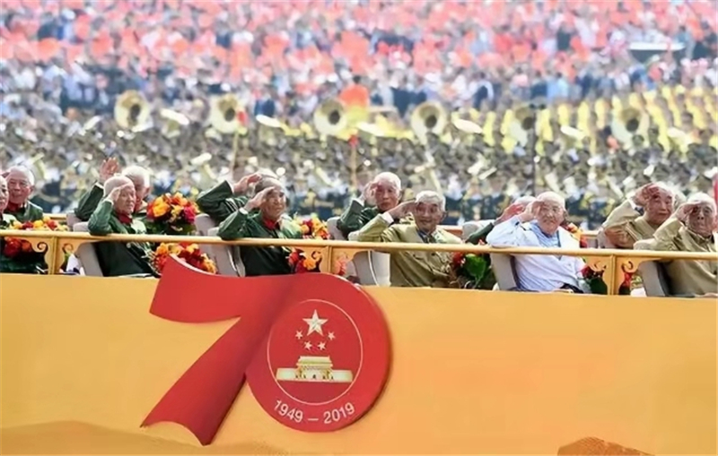 國慶閱兵現(xiàn)場(chǎng)——轉(zhuǎn)載網(wǎng)絡(luò)圖片